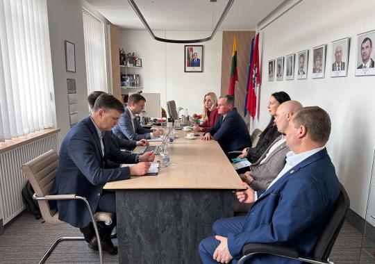 Taujėnų dvare vyko nacionalinis rankų lenkimo čempionatas