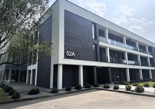 Dvi Ukmergės sankryžos paženklintos geltonomis linijomis