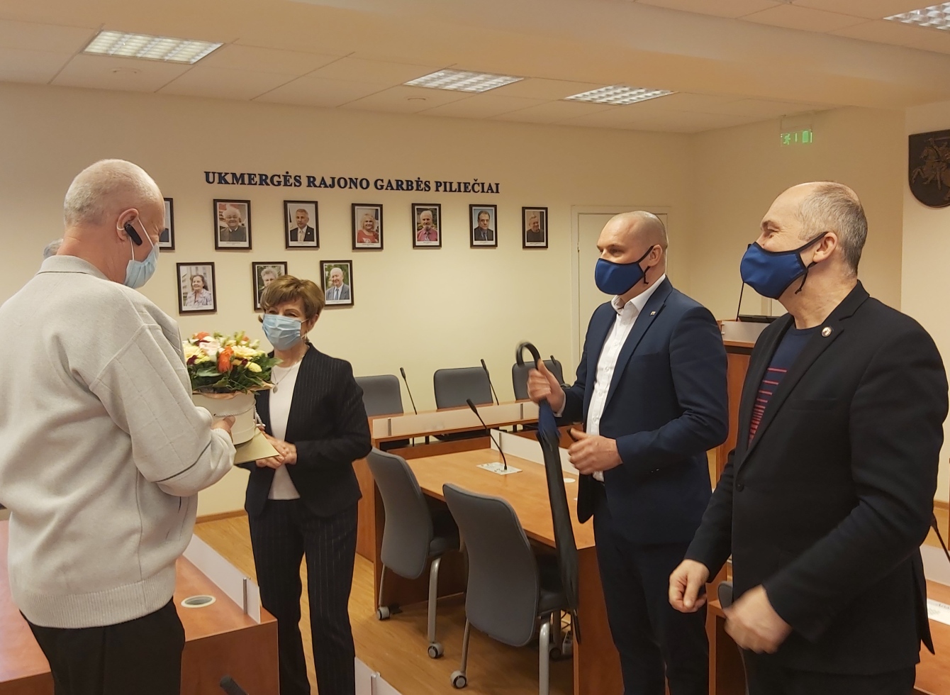 Iš darbo išeinantiems įteiktos Mero padėkos