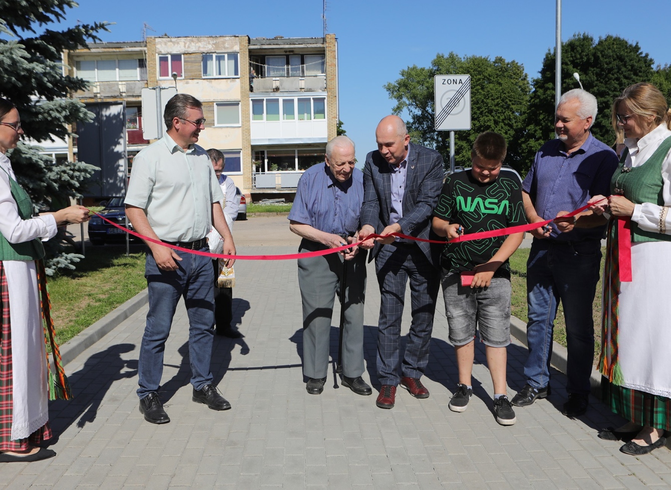 Atnaujinta pagrindinė Dainavos gyvenvietės aikštė