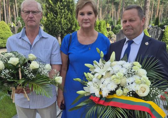 Siesikuose Prezidento Antano Smetonos pasodintam ąžuolui – 95-eri metai