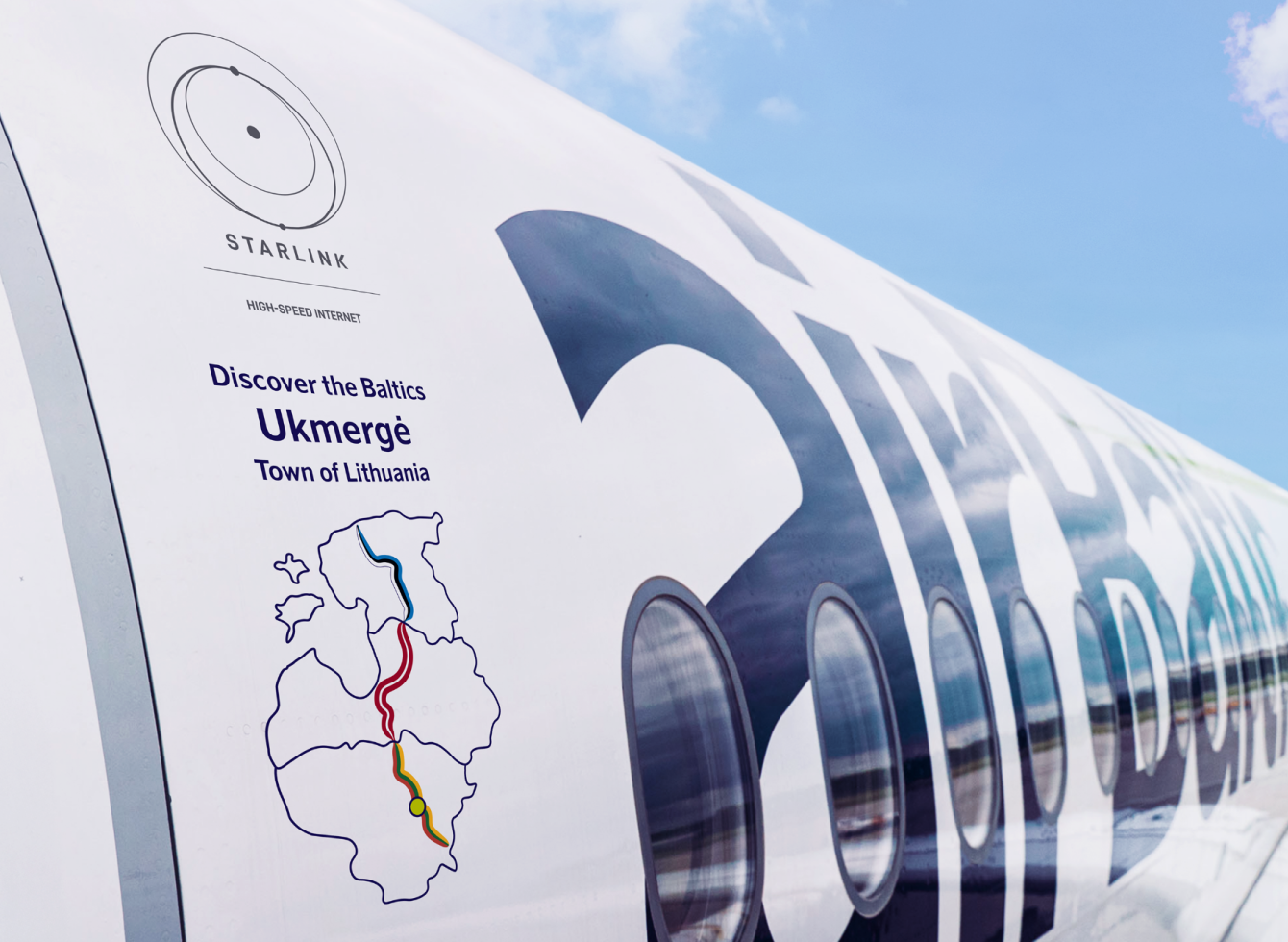 Bendrovė „airBaltic“ savo lėktuvą pavadino Ukmergės miesto vardu   