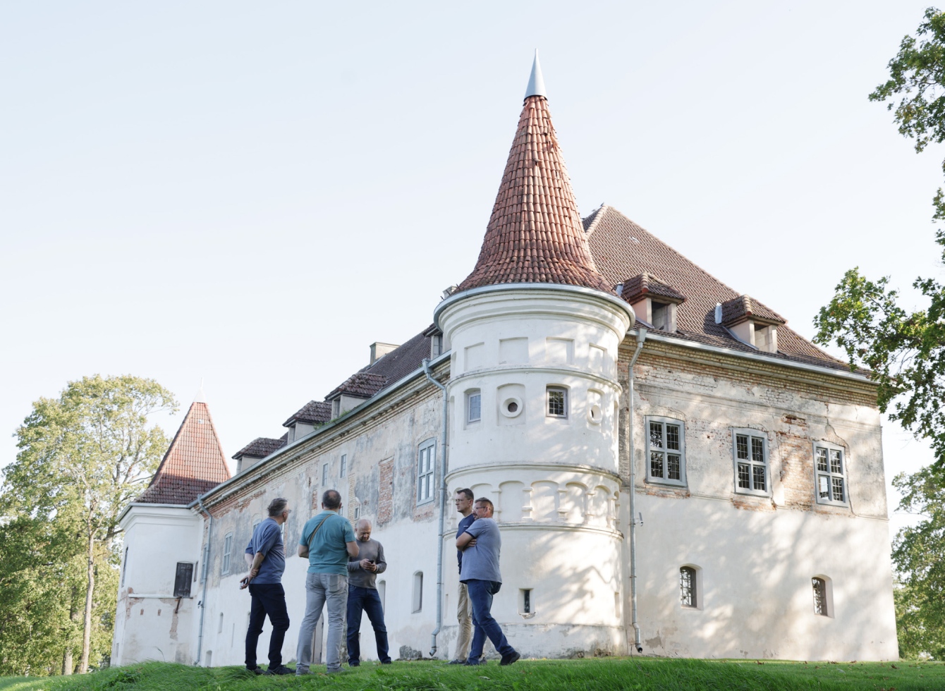 Rugsėjo 9 d. Siesikų pilyje lankėsi žinomi Lietuvos ir užsienio muziejininkai