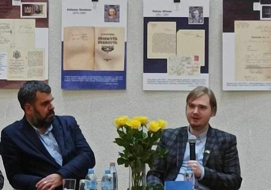 Stebuklingoje „Pasakų pievoje“ mažieji ukmergiškiai ieškojo pasakų...