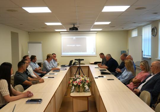  Ukmergę su gimtadieniu sveikina „rokenroliškas“ balandis