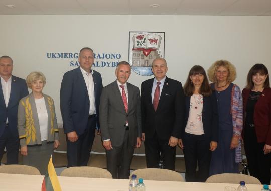 Ukmergės rajono savivaldybės administracija skelbiamų derybų būdu pirks...