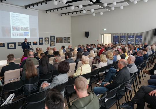 Liko lygiai mėnuo iki gegužės 12d. vyksiančio referendumo dėl pilietybės...