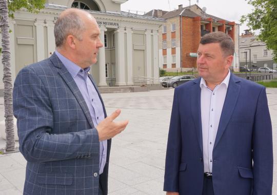 (APKLAUSA) Koks tinkamiausias pavadinimas parkui prie ligoninės?