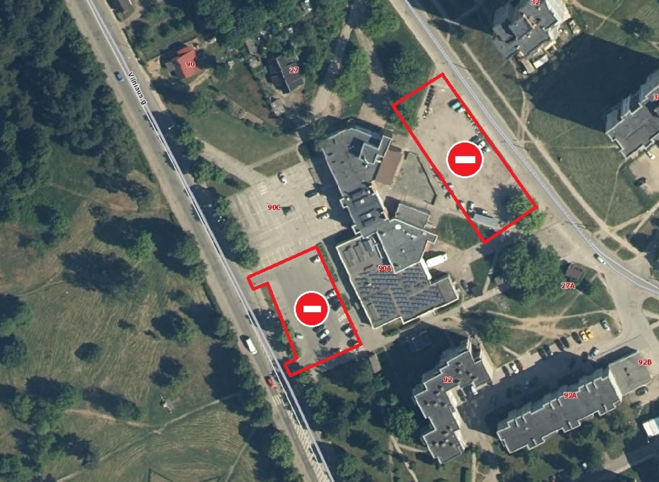 Uždarytos automobilių stovėjimo aikštelės