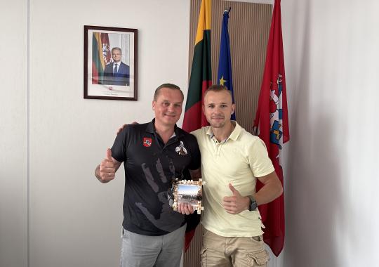 VšĮ „Lyderių karta“ stovyklautojai apsilankė Ukmergės rajono savivaldybėje