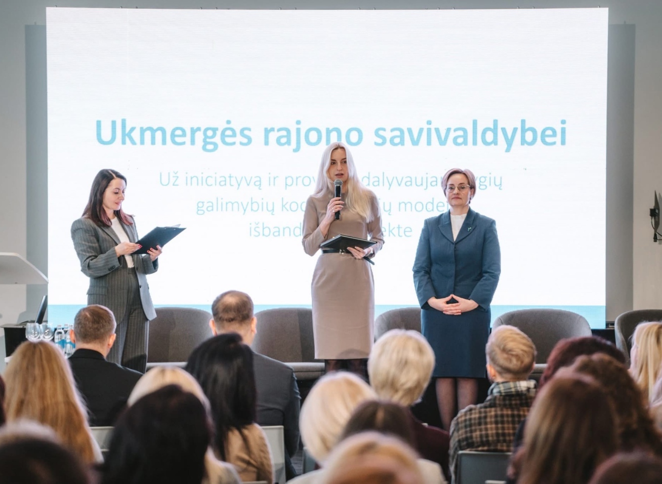 Akimirkos iš konferencijos „Pirmas žingsnis – lygios galimybės“