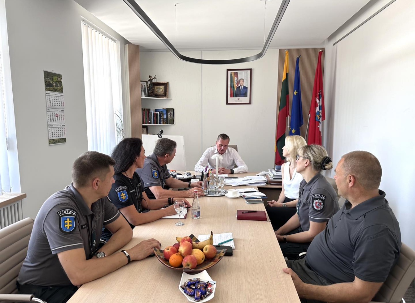 tradicinis Ukmergės rajono savivaldybės ir Vilniaus apskrities vyriausiojo policijos komisariato (VPK) Ukmergės rajono policijos komisariato (RPK) vadovų pasitarimas