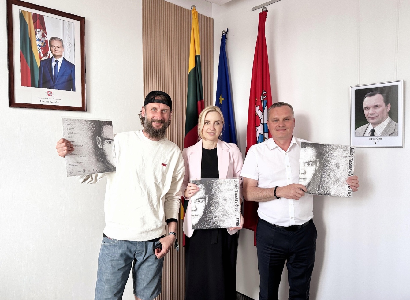 K. Ramonas (kairėje) kartu su administracijos direktore I. Pračkaile ir meru D. Varnu