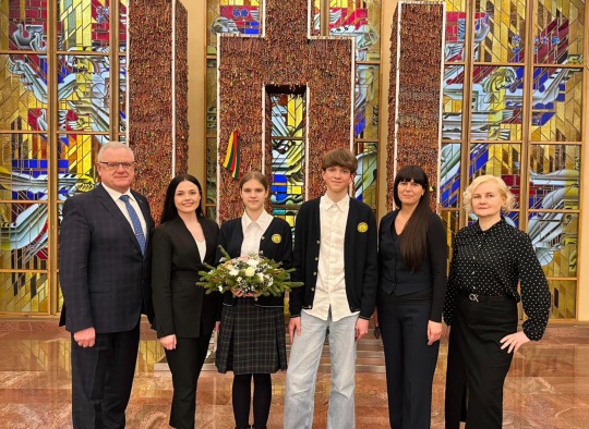 Gėlių perdavimo ceremonijos Seime akimirkos