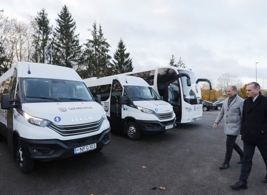 UAB „Ukmergės autobusų parkas“ įsigijo tris naujus mikroautobusus