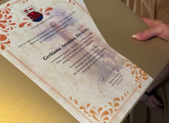 Šimtmetį pasitikusi Lėno kaimo gyventoja A. Dirsienė: „Gyvenu ir tiek“