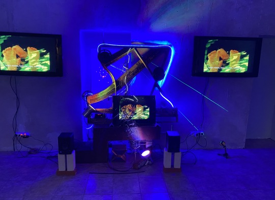 Jono Meko vizualiuju menu centro audiovizualine instaliacija