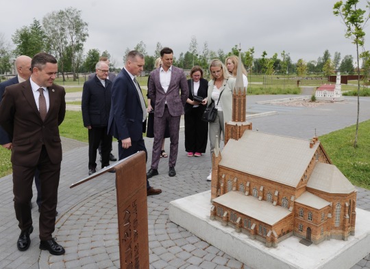 „Mini Lietuva“ parką papildė Kaišiadorių Kristaus Atsimainymo katedros miniatiūra