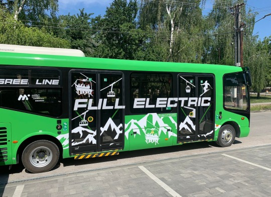 Visiting the hydrogen and electric bus production centre
