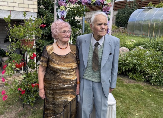 Janinos ir Vitolio Kazėnų 60-ųjų santuokos metų minėjimo akimirkos