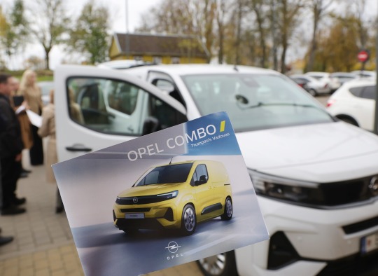 Krizių centro gyventojams – naujas elektromobilis, padėsiantis pasiekti reikalingą pagalbą