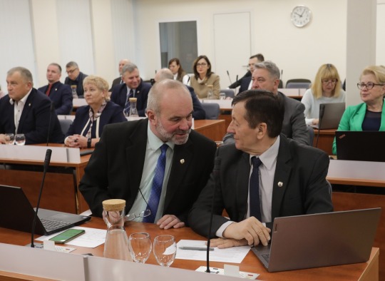 Posėdžio akimirkos