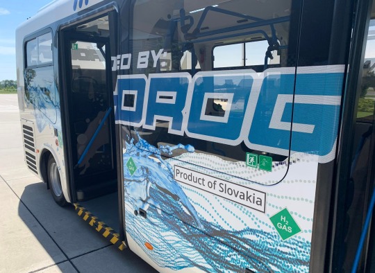 Visiting the hydrogen and electric bus production centre