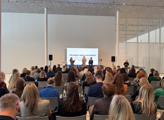 Akimirkos iš konferencijos „Pirmas žingsnis – lygios galimybės“