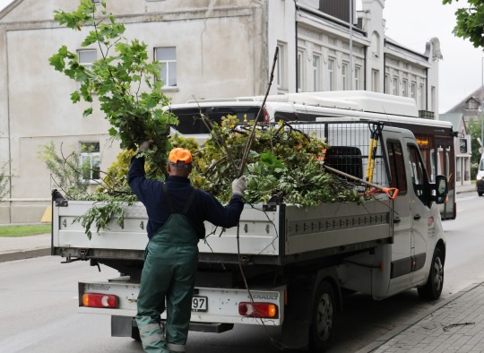 Šeštadienį Lietuvą ir Ukmergės rajoną užklupęs uraganinis vėjas paliko daugybę padarinių