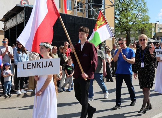 Šventinės eitynės Ukmergėje - vienas miestas, tūkstančiai žingsnių, viena nuotaika