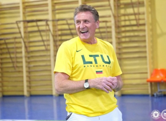 Ukmergėje lankėsi krepšinio legendos