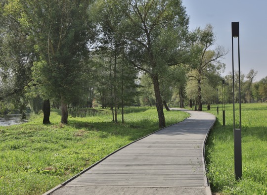 Sutvarkyta Ukmergės miesto Šventosios upės pakrantė