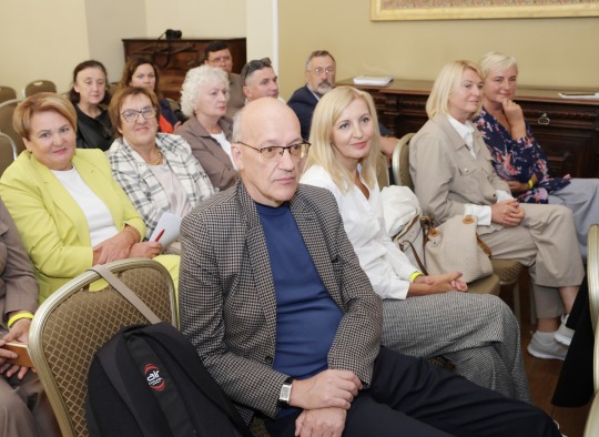 Taujėnų dvare susitiko Ukmergės rajono švietimo bendruomenė