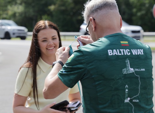 „Baltijos kelio“ bėgikai tradiciškai pasitikti Ukmergės rajone