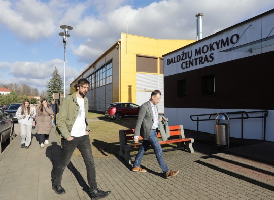 „Šeimos inkilas“ subūrė ukmergiškius kilniam tikslui – sugrįžtantys paukščiai turės namus