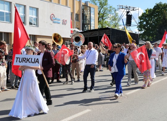 Šventinės eitynės Ukmergėje - vienas miestas, tūkstančiai žingsnių, viena nuotaika