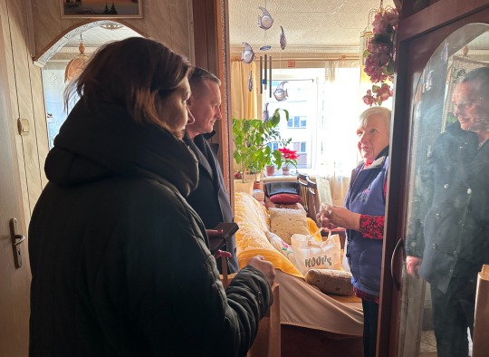 Vienišų senjorų lankymo akimirkos