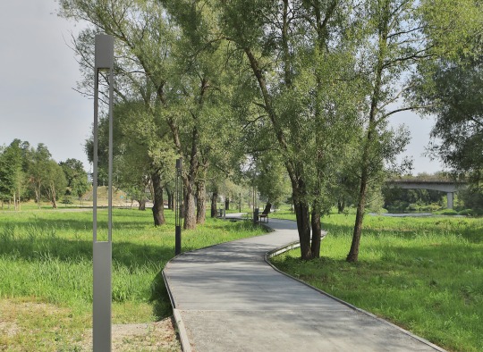 Sutvarkyta Ukmergės miesto Šventosios upės pakrantė