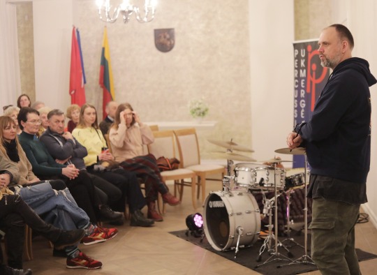Miesto architektūros pažinimas per muzikos ritmus