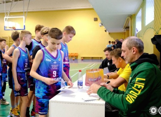 Ukmergėje lankėsi krepšinio legendos