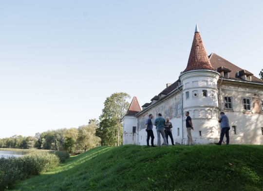 Rugsėjo 9 d. Siesikų pilyje lankėsi žinomi Lietuvos ir užsienio muziejininkai