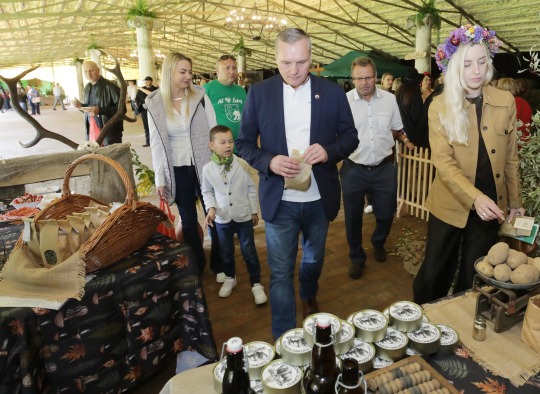 Taujėnuose šurmuliavo Derliaus šventė ir paminėtas 430 metų jubili