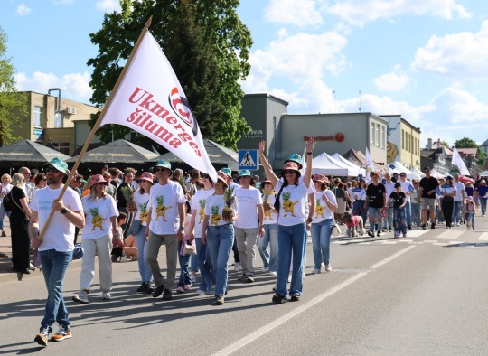 Šventinės eitynės Ukmergėje - vienas miestas, tūkstančiai žingsnių, viena nuotaika