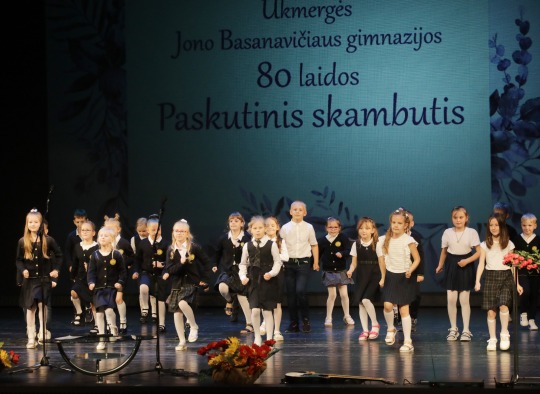 Jono Basanavičiaus gimnazijos abiturientų paskutinis skambutis