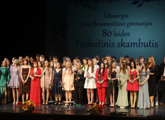 Jono Basanavičiaus gimnazijos abiturientų paskutinis skambutis