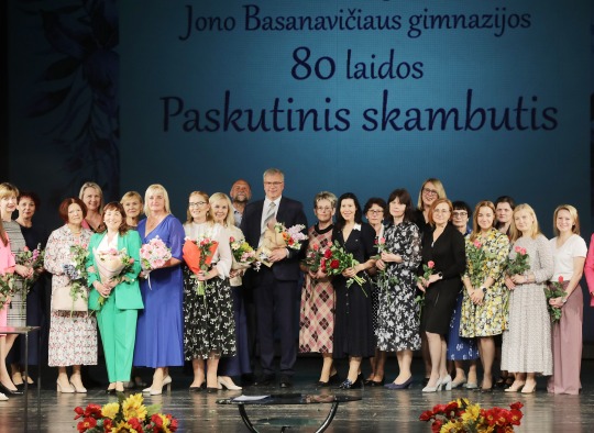 Jono Basanavičiaus gimnazijos abiturientų paskutinis skambutis